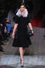 ロエベ(LOEWE) 2012-13年秋冬コレクション - 格調高いモダニティを誇る美しいブラックが印象的｜写真28