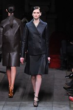 ロエベ(LOEWE) 2012-13年秋冬コレクション - 格調高いモダニティを誇る美しいブラックが印象的｜写真51