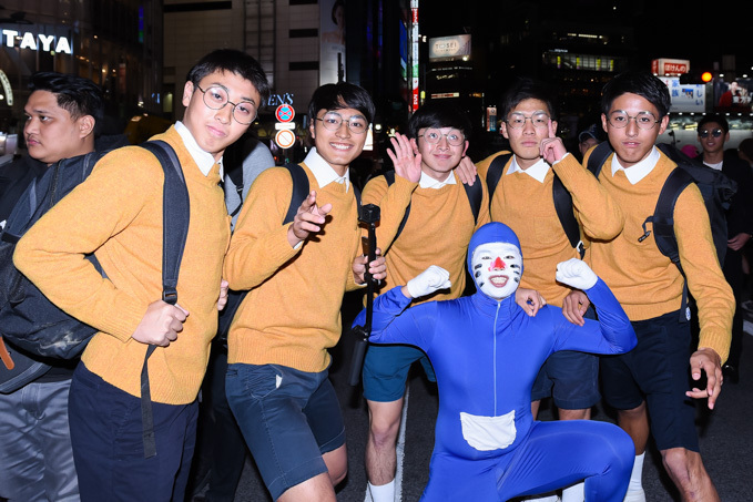 ハロウィン仮装スナップ 2017 - 夜の渋谷を徘徊するスパイダーマンやマリオ、アラレちゃん｜写真44