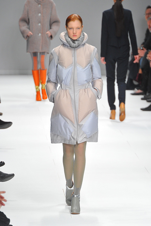 イッセイ ミヤケ 2012-13年秋冬 ｜female ダウンジャケット