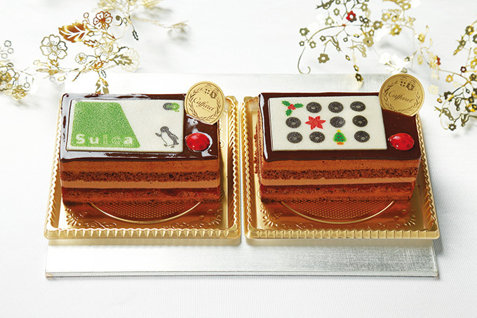 左) カファレル「カファレルwith Suica(Suica カードバージョン)」
右) 「カファレルwith Suicaクリスマス(クリスマスバージョン)」
