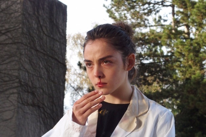 映画『RAW〜少女のめざめ〜』生肉を食したベジタリアン少女の変貌と本性描く、青春ホラードラマ