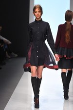 sacai(サカイ) 2012-13年秋冬コレクション -  意外な二面性を併せ持ったミラクルルック｜写真13