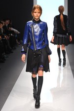 sacai(サカイ) 2012-13年秋冬コレクション -  意外な二面性を併せ持ったミラクルルック｜写真17