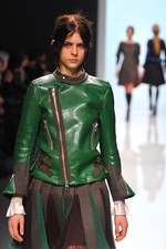 sacai(サカイ) 2012-13年秋冬コレクション -  意外な二面性を併せ持ったミラクルルック｜写真20