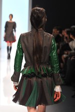 sacai(サカイ) 2012-13年秋冬コレクション -  意外な二面性を併せ持ったミラクルルック｜写真21