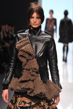 sacai(サカイ) 2012-13年秋冬コレクション -  意外な二面性を併せ持ったミラクルルック｜写真29