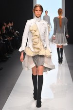 sacai(サカイ) 2012-13年秋冬コレクション -  意外な二面性を併せ持ったミラクルルック｜写真50