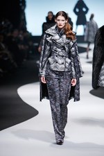 ヴィクター＆ロルフ 2012-13年秋冬コレクション - モダンなヴィクトリアンビューティーをドラマティックに｜写真21