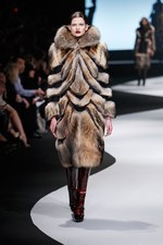 ヴィクター＆ロルフ 2012-13年秋冬コレクション - モダンなヴィクトリアンビューティーをドラマティックに｜写真25