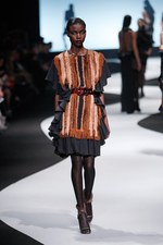 ヴィクター＆ロルフ 2012-13年秋冬コレクション - モダンなヴィクトリアンビューティーをドラマティックに｜写真32