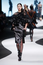 ヴィクター＆ロルフ 2012-13年秋冬コレクション - モダンなヴィクトリアンビューティーをドラマティックに｜写真33