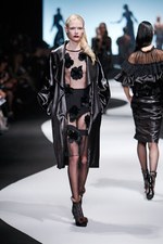 ヴィクター＆ロルフ 2012-13年秋冬コレクション - モダンなヴィクトリアンビューティーをドラマティックに｜写真34