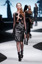 ヴィクター＆ロルフ 2012-13年秋冬コレクション - モダンなヴィクトリアンビューティーをドラマティックに｜写真35