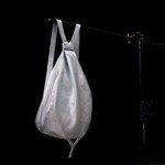 ディスコード ヨウジヤマモト“Y リュック”新作、山本耀司の愛犬を描いたハンドペイントの一点物など｜写真4