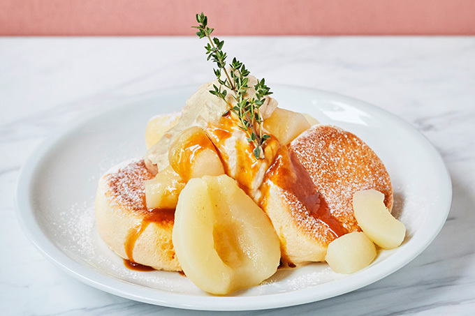 スフレパンケーキ専門店 フリッパーズ が代官山に ラ フランスを丸ごと1つ使った限定メニューを展開 ファッションプレス