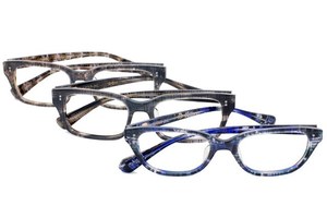 EROTICA札幌ステラプレイス店で、1周年記念コラボアイウェア発売