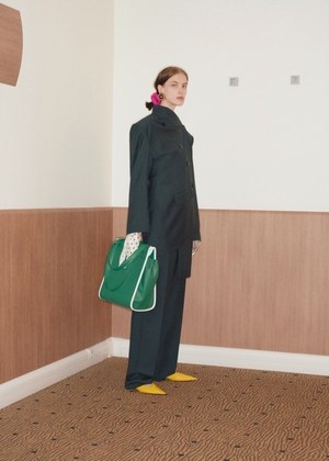 バレンシアガ(BALENCIAGA) 2018年リゾートウィメンズコレクション  - 写真1