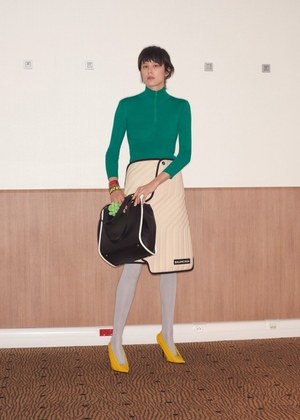 バレンシアガ(BALENCIAGA) 2018年リゾートウィメンズコレクション  - 写真5