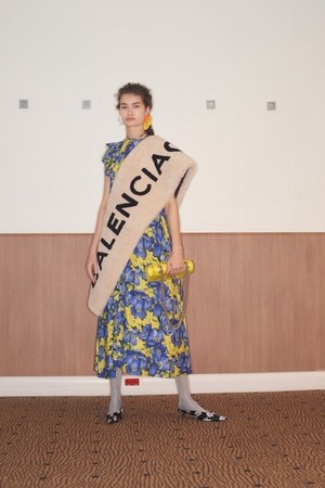 バレンシアガ(BALENCIAGA) 2018年リゾートウィメンズコレクション  - 写真31