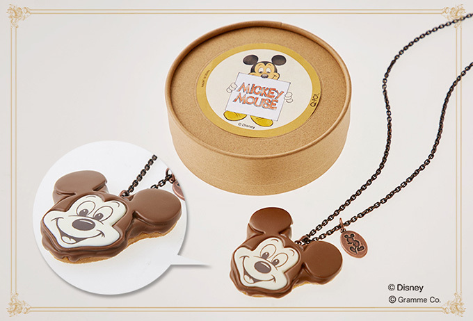 Q Pot からディズニー ミッキーマウス のチョコケーキを表現したアクセサリー ファッションプレス