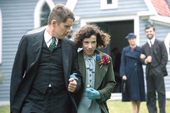 映画『しあわせの絵の具 愛を描く人 モード・ルイス』サリー・ホーキンス×イーサン・ホークが夫婦役