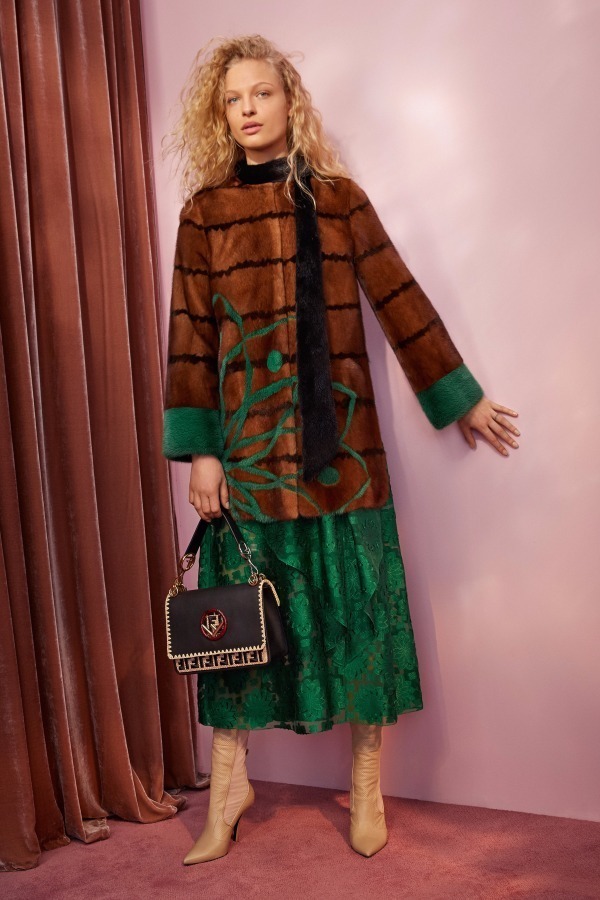 フェンディ(FENDI) 2018年リゾートウィメンズコレクション  - 写真30