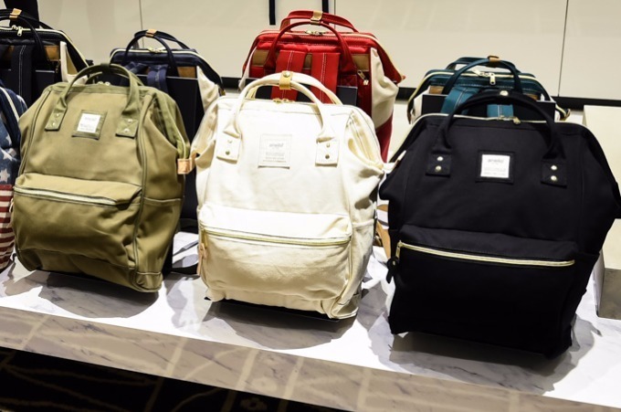 アネロ、東京初の店舗が原宿にオープン - 着れるバッグ“リュックベスト”を限定発売 | 写真