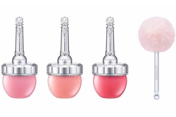 ジルスチュアートから“コットンキャンディパフ”で仕上げる新ルースチークやいちごリップの新色