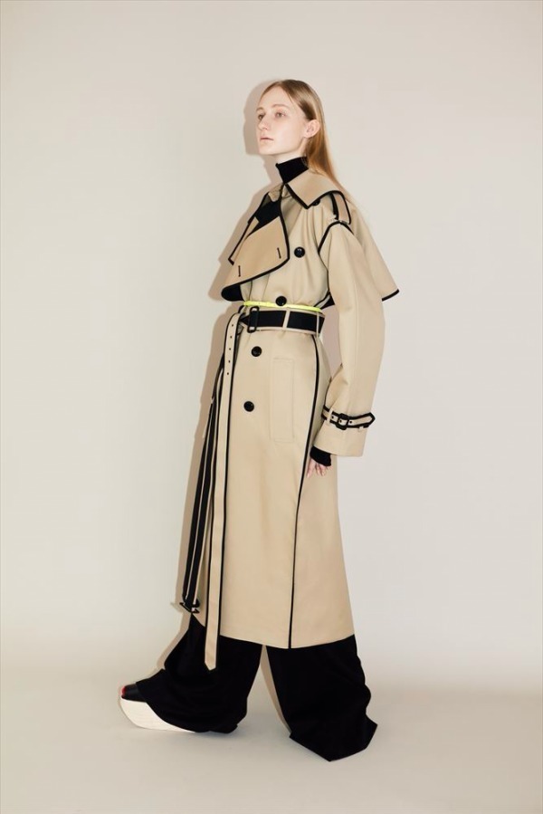 ビューティフルピープルの”畳める”コート、和服のような直線的シルエット＆リバーシブルも｜写真16
