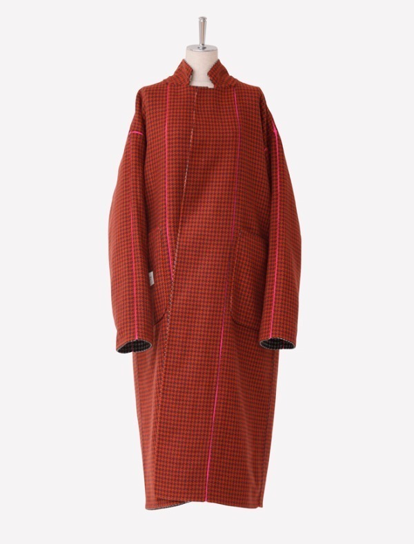 ビューティフルピープルの”畳める”コート、和服のような直線的シルエット＆リバーシブルも｜写真26