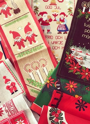 「赤坂蚤の市」が北欧クリスマスマーケットに、アンティーク雑貨や食器が集結 - リース作りも｜写真1