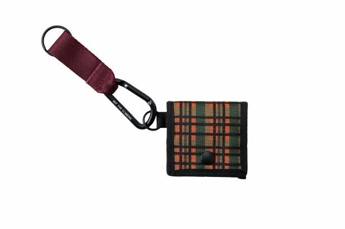 マルニ×ポーター第10弾コラボから新色レッド、暖かみある赤と緑のチェック柄バッグ｜写真25