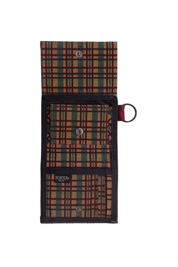 マルニ×ポーター第10弾コラボから新色レッド、暖かみある赤と緑のチェック柄バッグ｜写真24