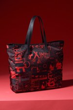 希少✩PRADA コミックプリント 二つ折り財布 プラダ“コミックプリント”のメンズバッグやウォレットを日本限定