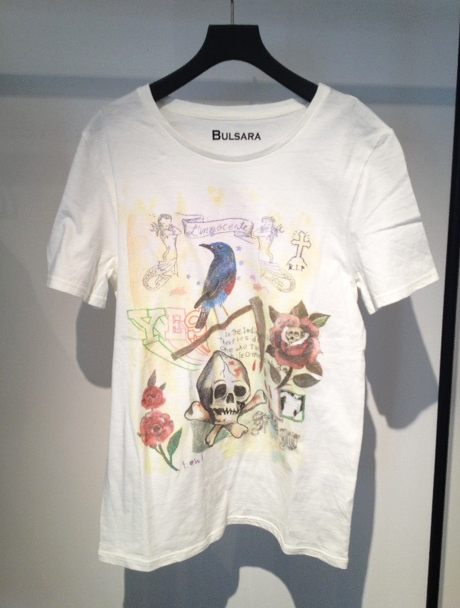 青山「BULSARA(バルサラ)」がオープン1周年 - HOWL×BULSARA Tシャツ ￥8,190(税込)