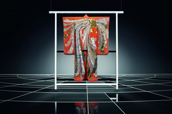 江戸時代｜新しい着物のカタチ「キモノロボット展」表参道ヒルズで、ビョークが唄うMVやロボットも出現