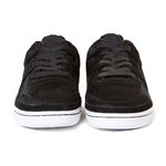 リーボック×ヘッド・ポーター プラスの新スニーカー、ポニーヘアーが演出する高級感｜写真2