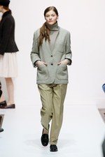 マーガレット ハウエル 2012-13年秋冬コレクション - ナチュラルな女性の美しさを惹き出す上品スタイル｜写真15