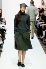 マーガレット ハウエル 2012-13年秋冬コレクション - ナチュラルな女性の美しさを惹き出す上品スタイル｜写真17