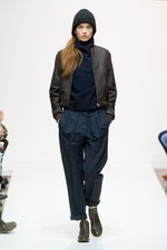 マーガレット ハウエル 2012-13年秋冬コレクション - ナチュラルな女性の美しさを惹き出す上品スタイル｜写真30