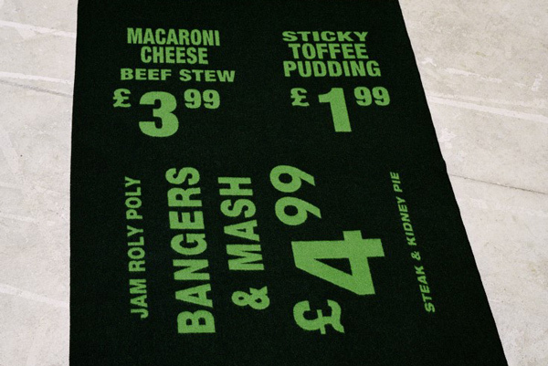 ローカルフード｜セリーヌの新作ブランケット、フードメニューが表記されたユーモア溢れるデザイン登場