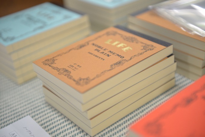 紙の祭典「紙博」京都で開催、文房具メーカー・イラストレーターのショップが集合｜写真1