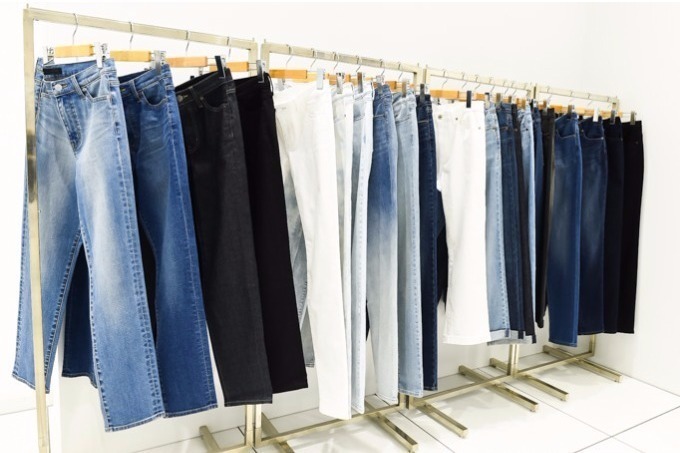 ユニクロの新作ジーンズ、パステル色のスキニー＆シガレットジーンズに新色が登場 -  18春夏より