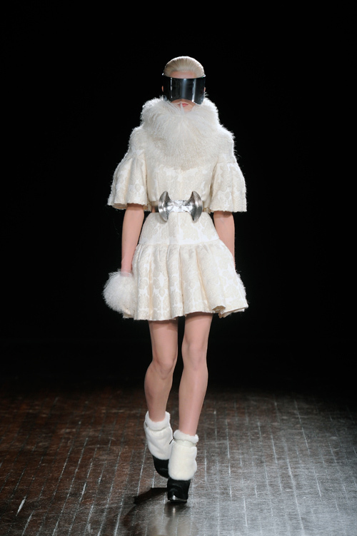 アレキサンダー・マックイーン(Alexander McQueen) 2012-13年秋冬 ウィメンズコレクション  - 写真6