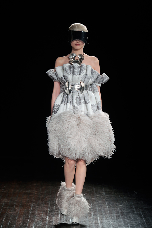 アレキサンダー・マックイーン(Alexander McQueen) 2012-13年秋冬 ウィメンズコレクション  - 写真25