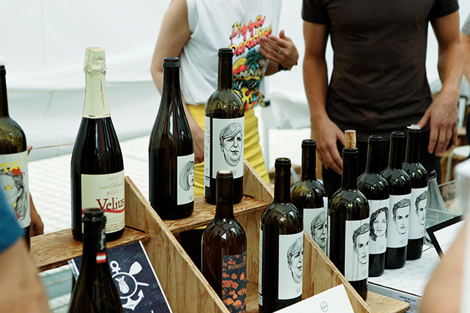 180種のワインを飲み比べ、ワインイベントが青山・国連大学中庭で開催｜写真1