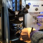 ポーター×猿田彦珈琲のコラボバッグ、コーヒー豆の出涸らしで染め上げたブラウンカラー｜写真2