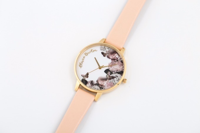 オリビア・バートンのクリスマス限定腕時計、ローズゴールド輝くフラワーモチーフ｜写真1