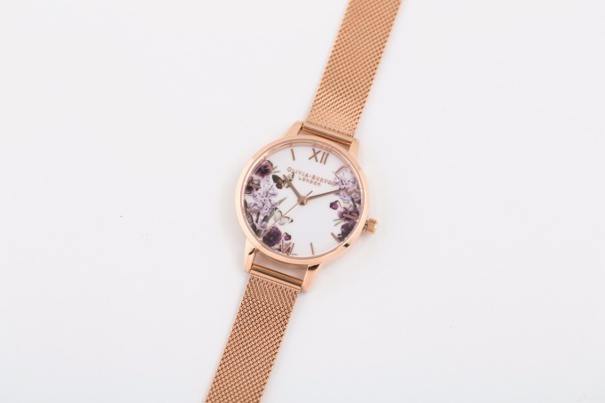オリビア・バートンのクリスマス限定腕時計、ローズゴールド輝くフラワーモチーフ｜写真4